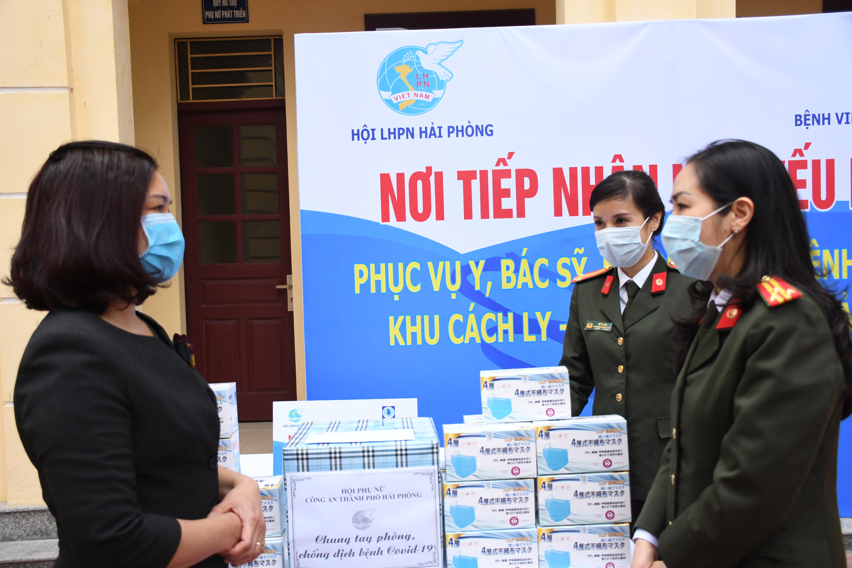 Hội phụ nữ CATP: Ủng hộ cán bộ, y bác sỹ và bệnh nhân đang cách ly tại Bệnh viện Trẻ em và Bệnh viện Phụ sản Hải Phòng